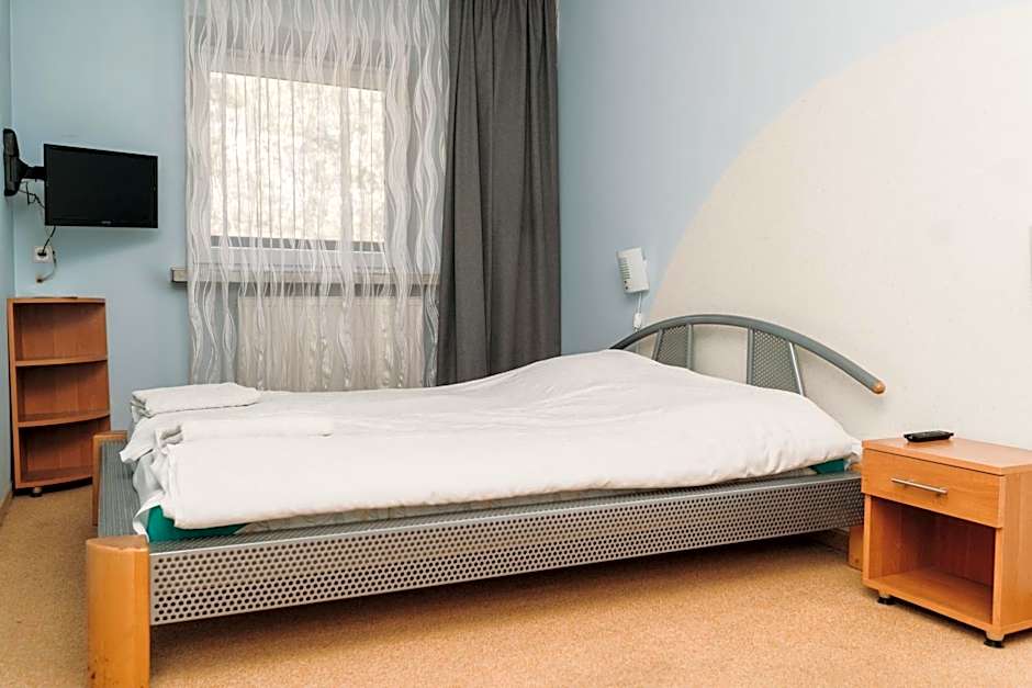 Photo 1 of 4 of Single Room