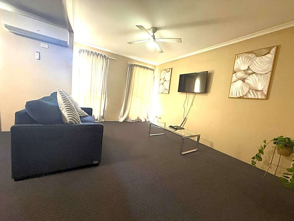 Harbour Sails Motor Inn