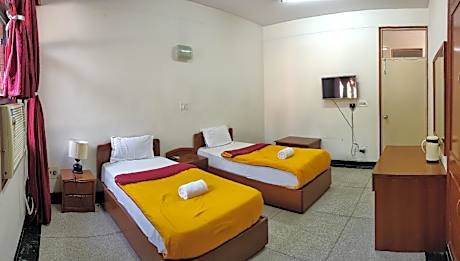 Standard Twin Room (Standard Floor)