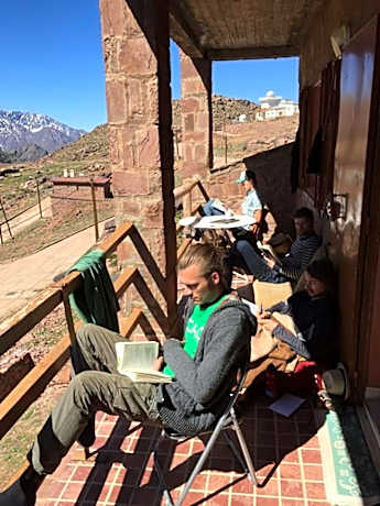 Apartment with Mountain View