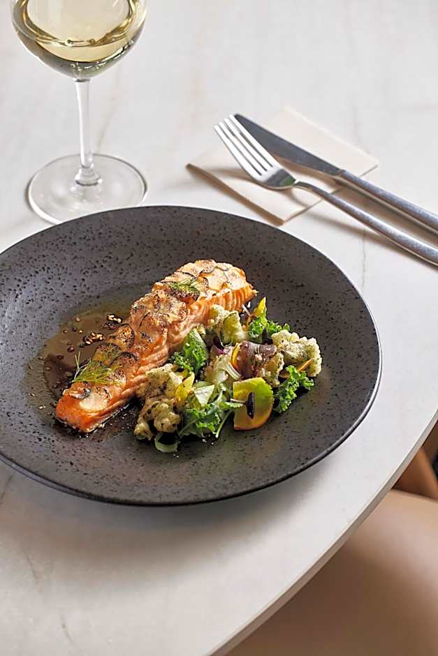 Century City Hotel Urban Square