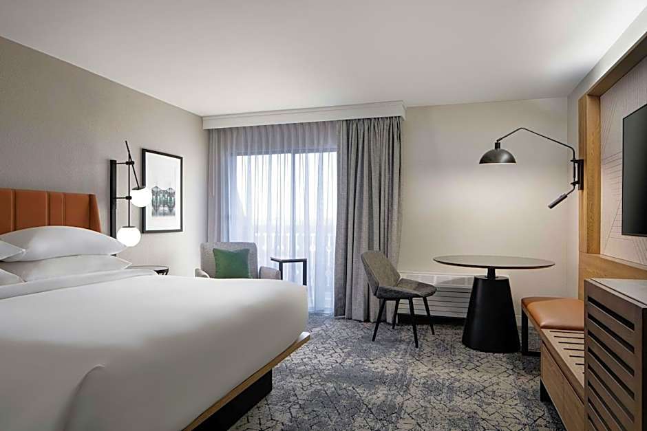 Photo 1 of 12 of 1 King Bed Guestroom, Concierge Level