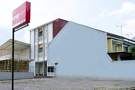 Super OYO 3350 Cozy Residence Syariah