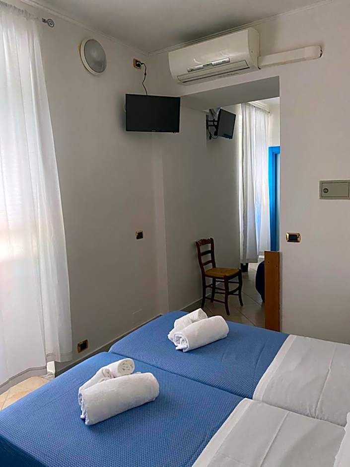 Photo 1 of 10 of Quadruple Room