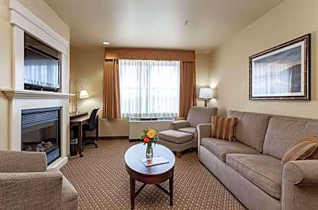 Premium King Suite with Whirlpool - Non-Smoking