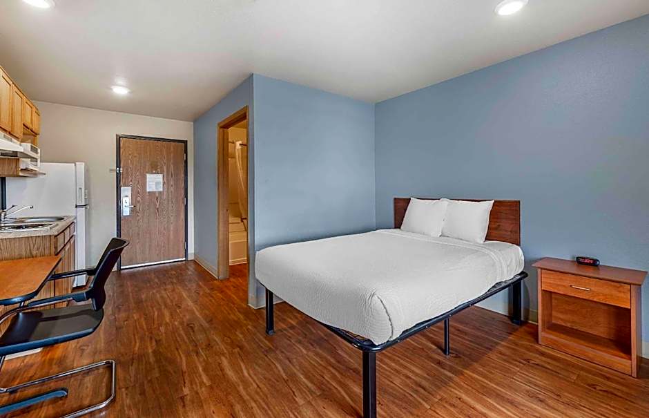 Extended Stay America Select Suites - Wichita - North