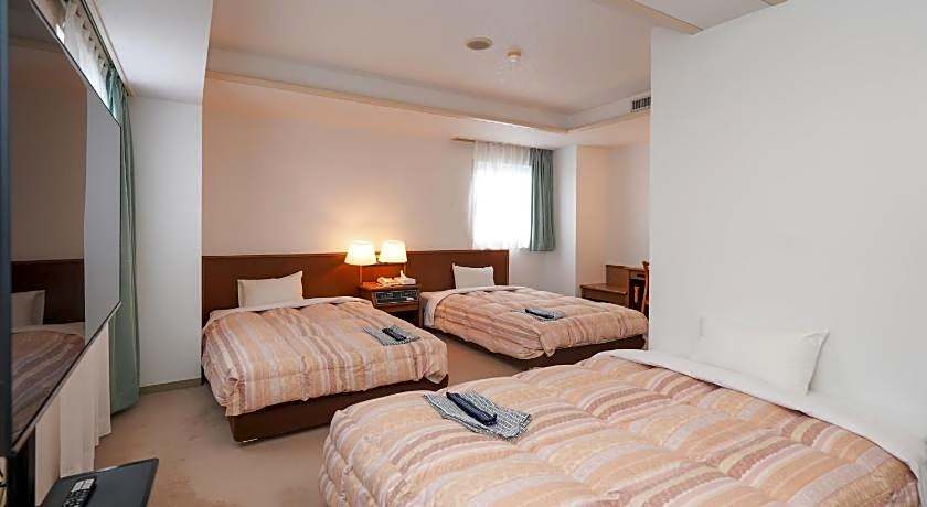 Tendo Central Hotel