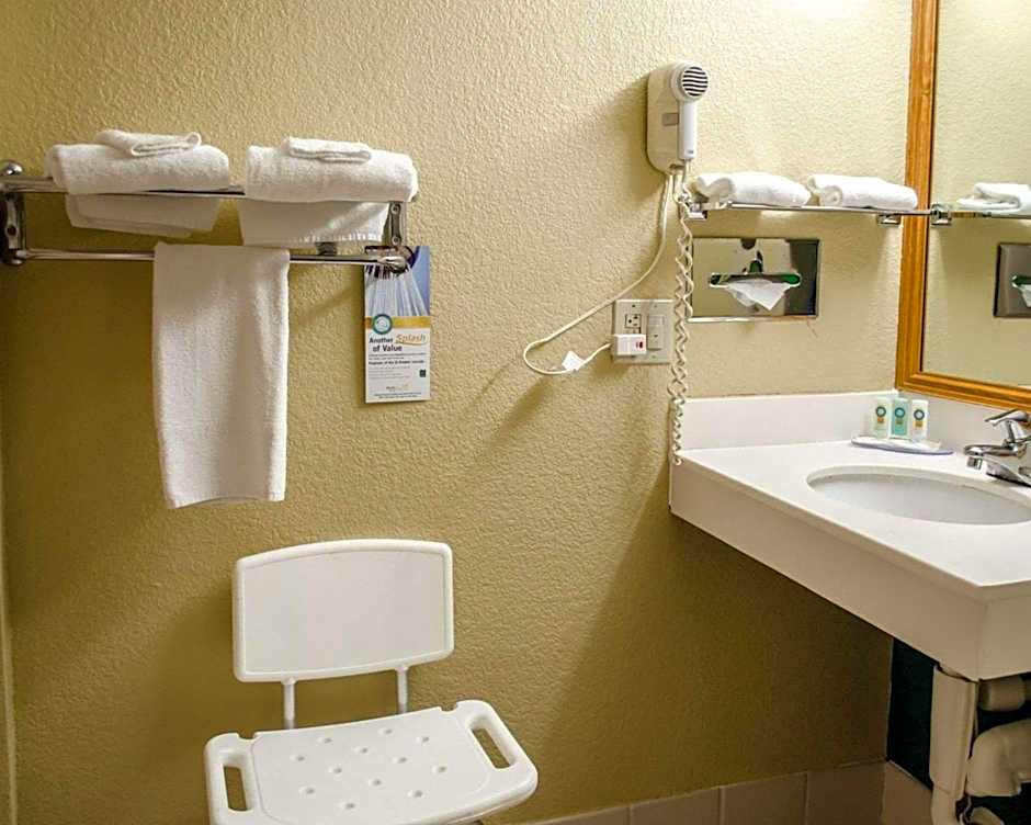 Quality Inn & Suites Medina - Akron West