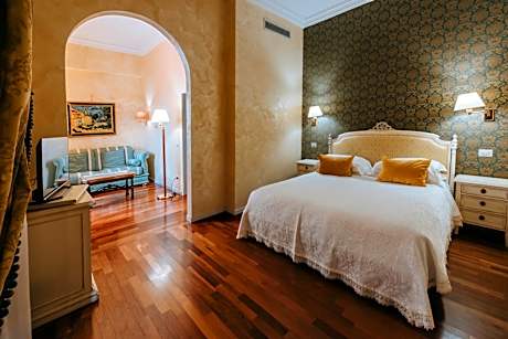 Junior Suite with Garden View