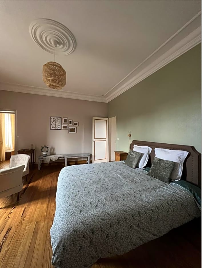 Les chambres d'Omaha Beach Etablissement avec deux chambres d'hôtes, petit-déjeuner compris fait-maison et produits locaux