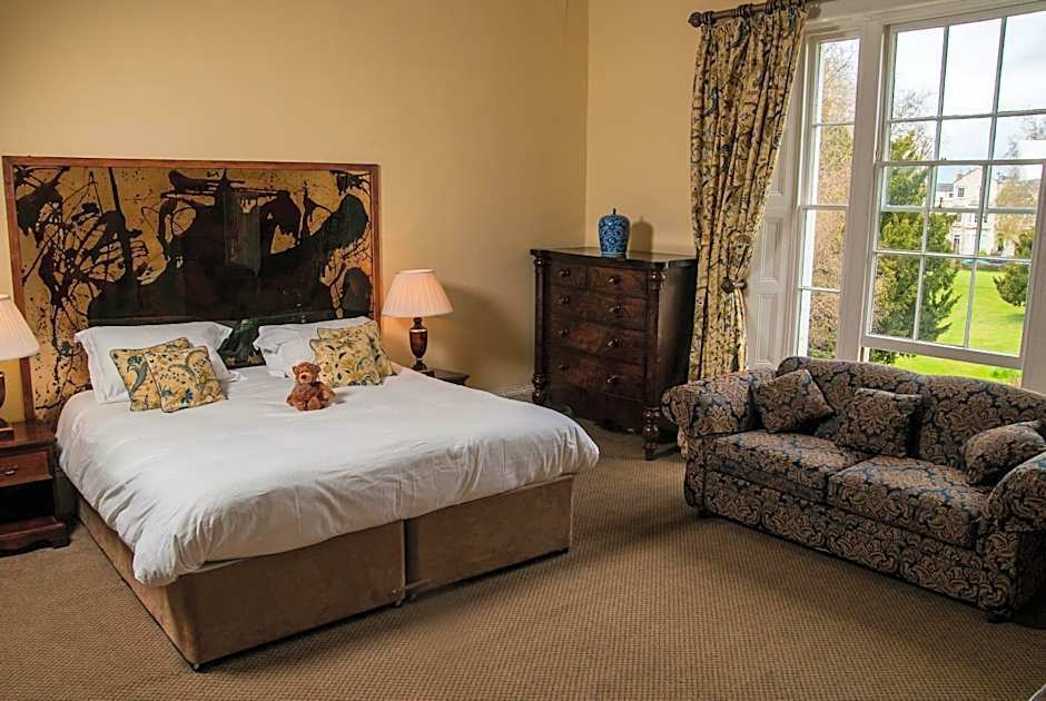 Clarence Court Hotel