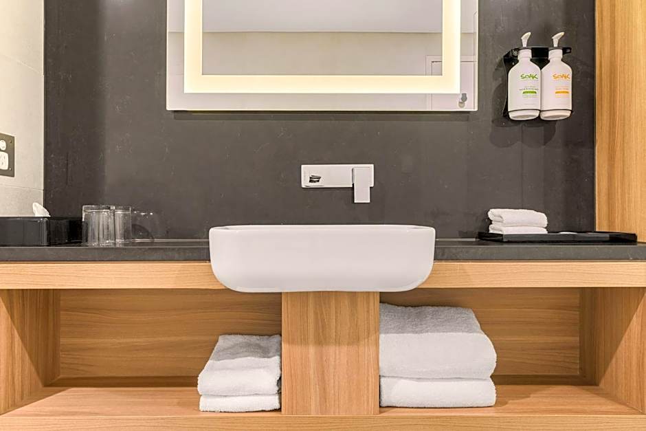 Furama Darling Harbour