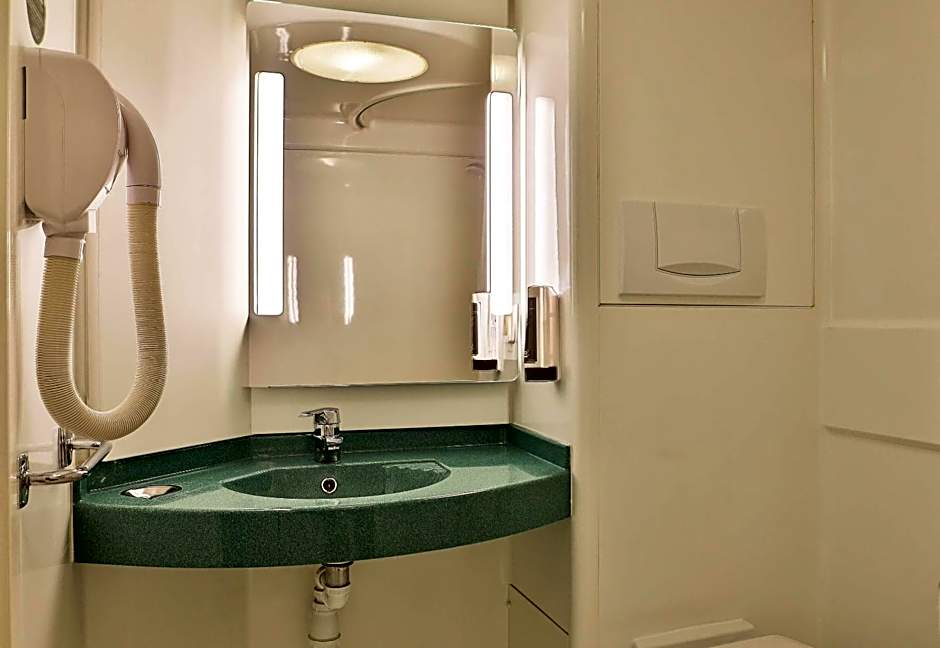 B&B HOTEL Les Sables-d'Olonne Centre Gare