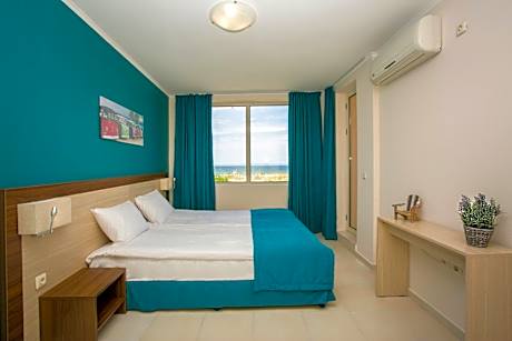 Apartment with Park View