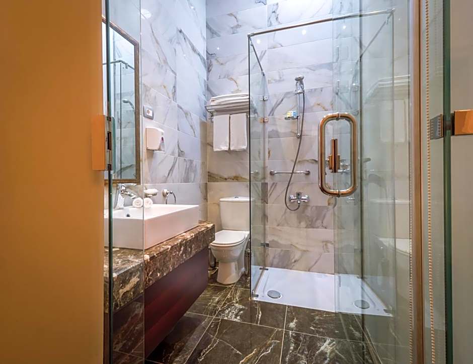 1920s Boutique Hotel and Restaurants