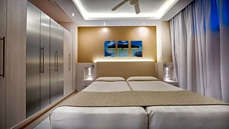 Double or Twin Room (2 Adults + 2 Children)