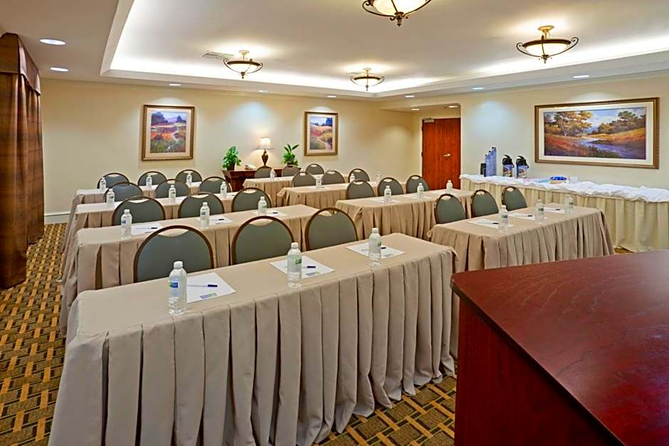 Holiday Inn Express Hotel & Suites Waxahachie By IHG