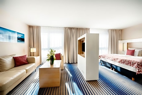 Junior Twin Suite