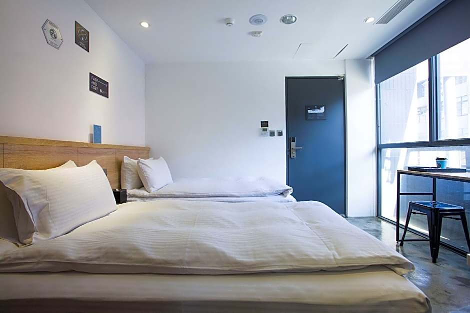 CHASE Hotel