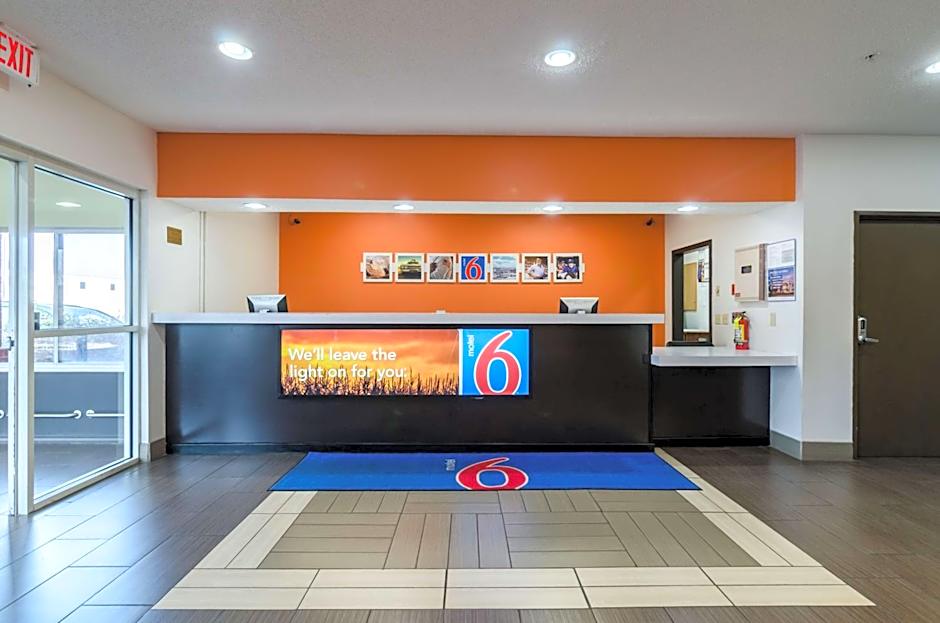Motel 6 Lincoln, NE
