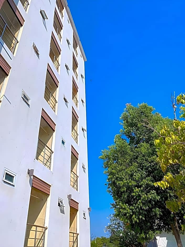 Creston Grand Hotel Suphan Buri