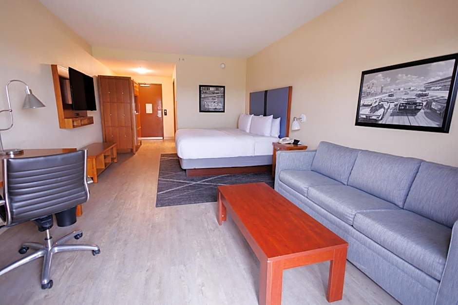 SEVEN Sebring Raceway Hotel