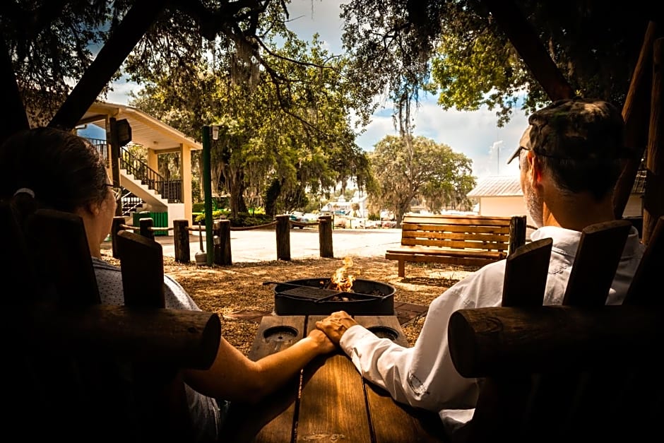 Steinhatchee River Inn and Marina