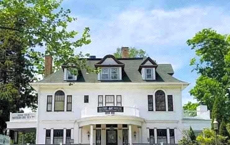 Mathis House, A Victorian Bed & Breakfast and Tea Room at 600 Main