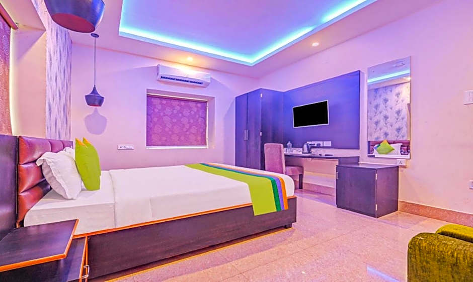 Goroomgo Effective Bollywood Hotels Bhubaneswar