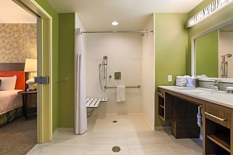 1Qn Mobilty/Hearing Access Ri Shwr Studio Ns