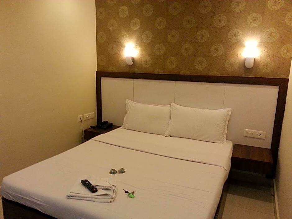 Emerald Manor – Chennai, IL