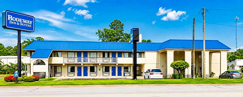 Rodeway Inn & Suites Plymouth Hwy 64