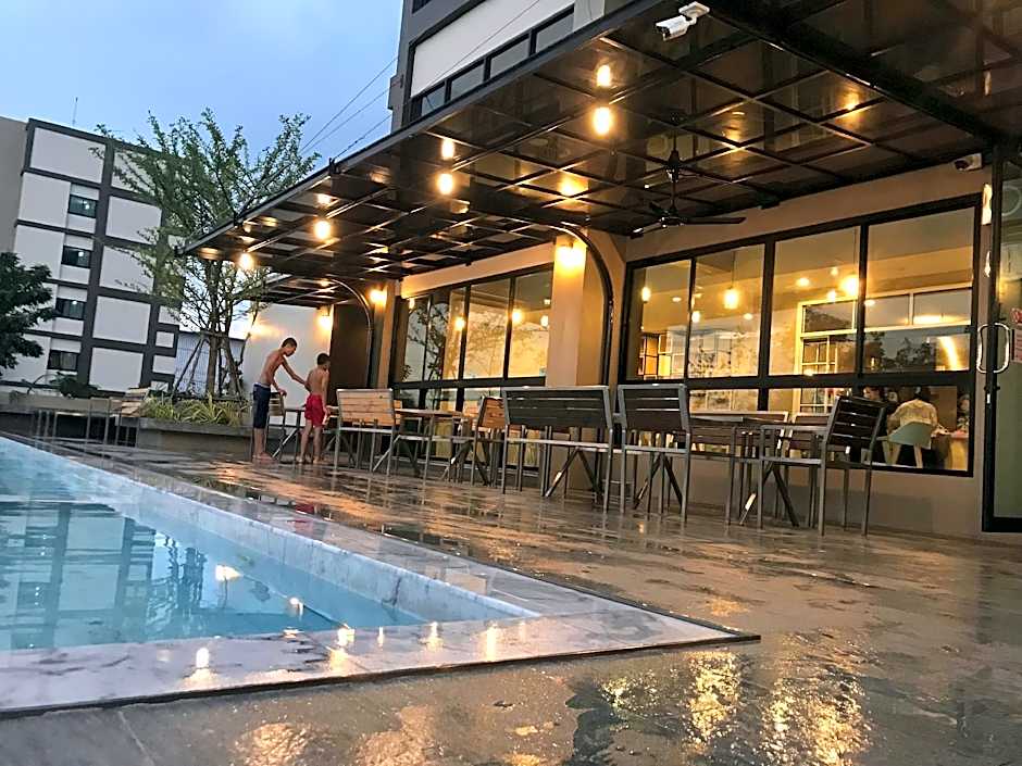 The Residence Thepkanjana