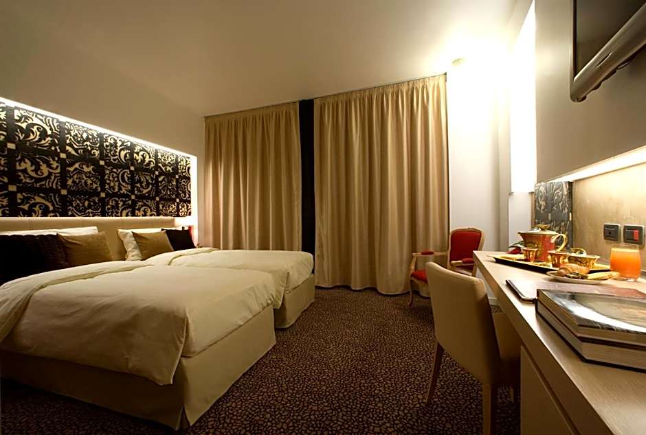 Antony Palace Hotel