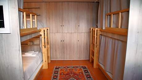 Bed in 10-Bed Mixed Dormitory Room