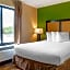 Extended Stay America Select Suites - Detroit - Warren