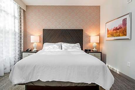 Suite King Size Bed