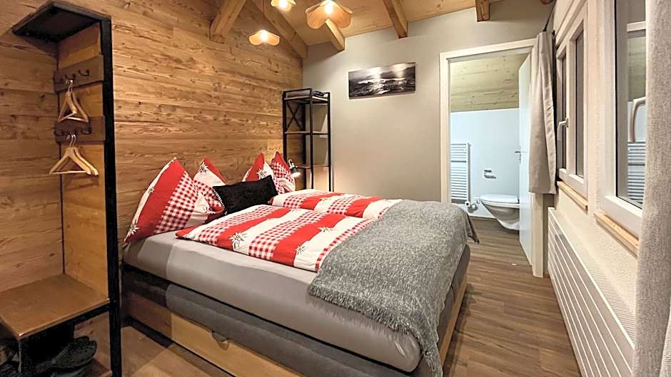 Berggasthaus Eggberge - Boutique Mountain Hotel - Access via Cablecar