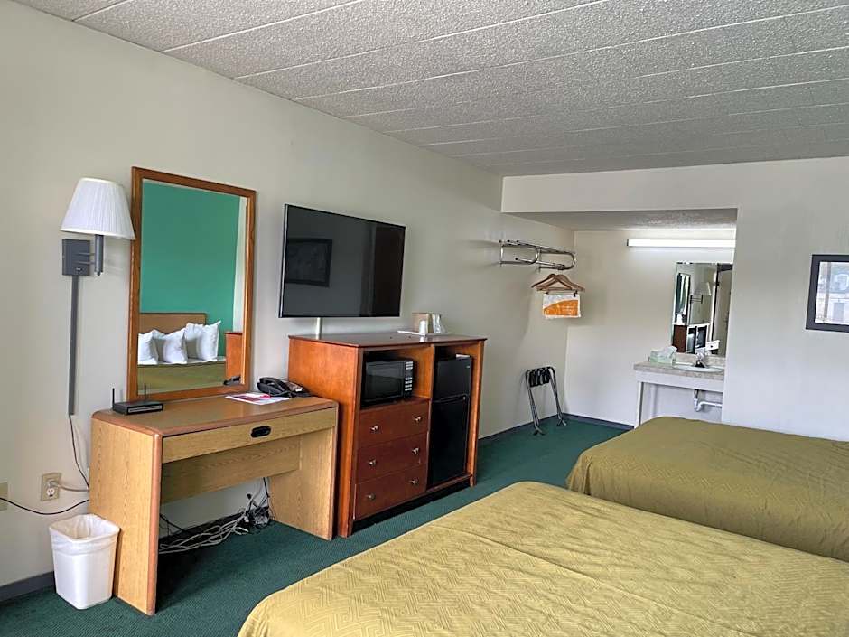 Horseshoe Curve Lodge