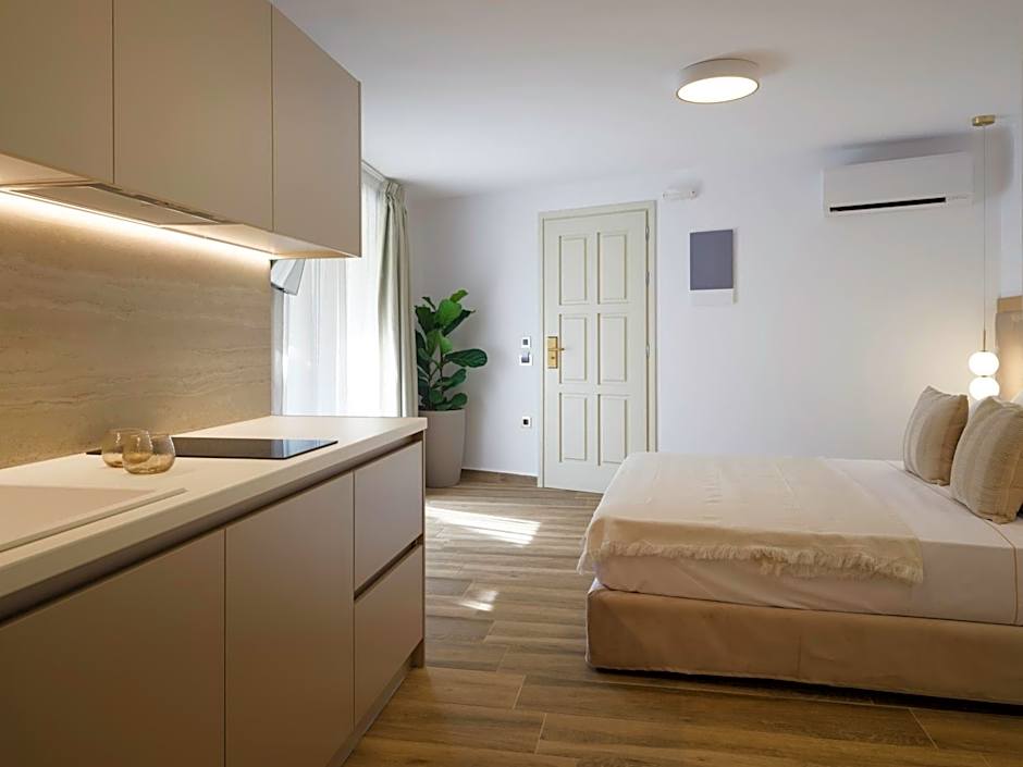 Golden Luxury Suites