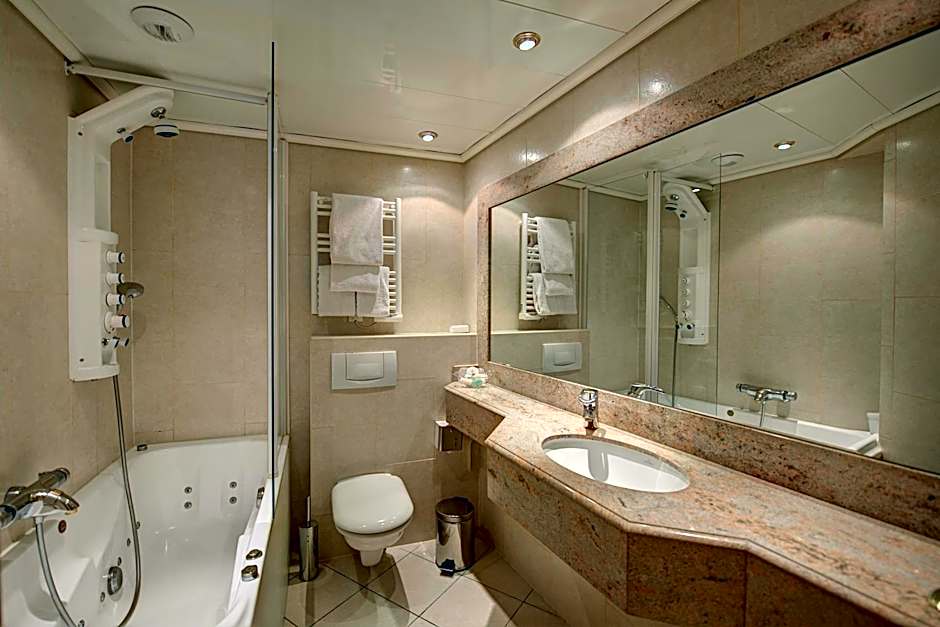 Hotel Du Midi Paris Montparnasse