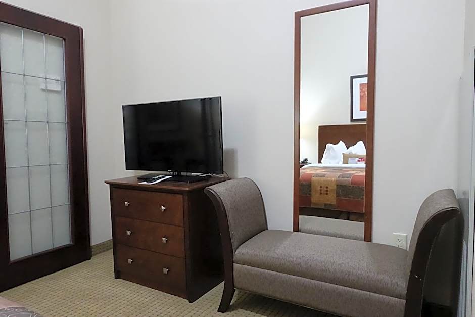 Ramada by Wyndham Weyburn