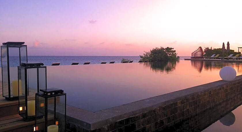 NH Collection Maldives Havodda Resort