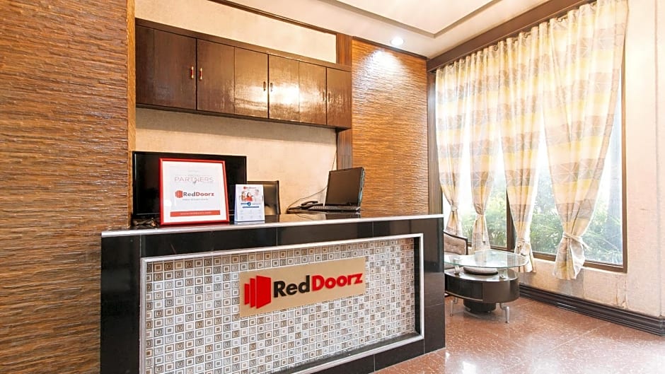 RedDoorz Plus @ Robinson's Circle (Quarantine Hotel)