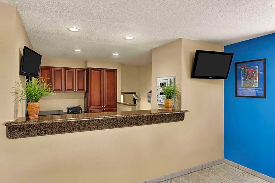 Days Inn by Wyndham Orange Park/Jacksonville