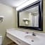 Super 8 by Wyndham Dandridge