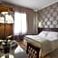 Smart Hotel Gallery House