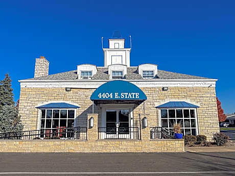 Rockford Alpine Inn & Suites