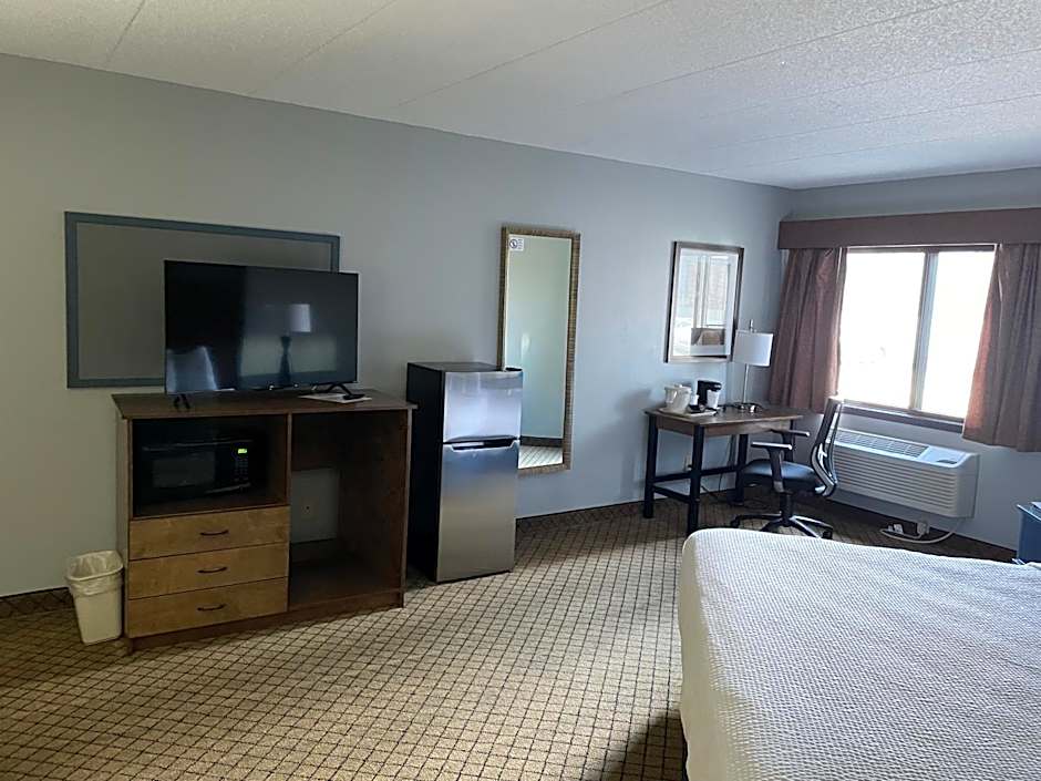 AmericInn by Wyndham Hartford WI