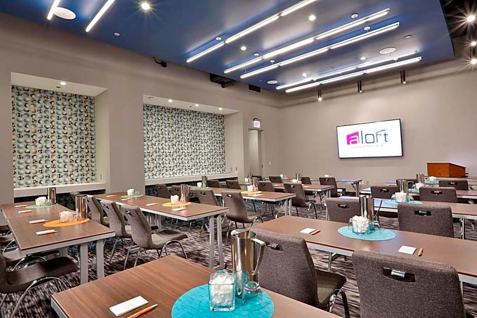 Aloft Chicago Mag Mile